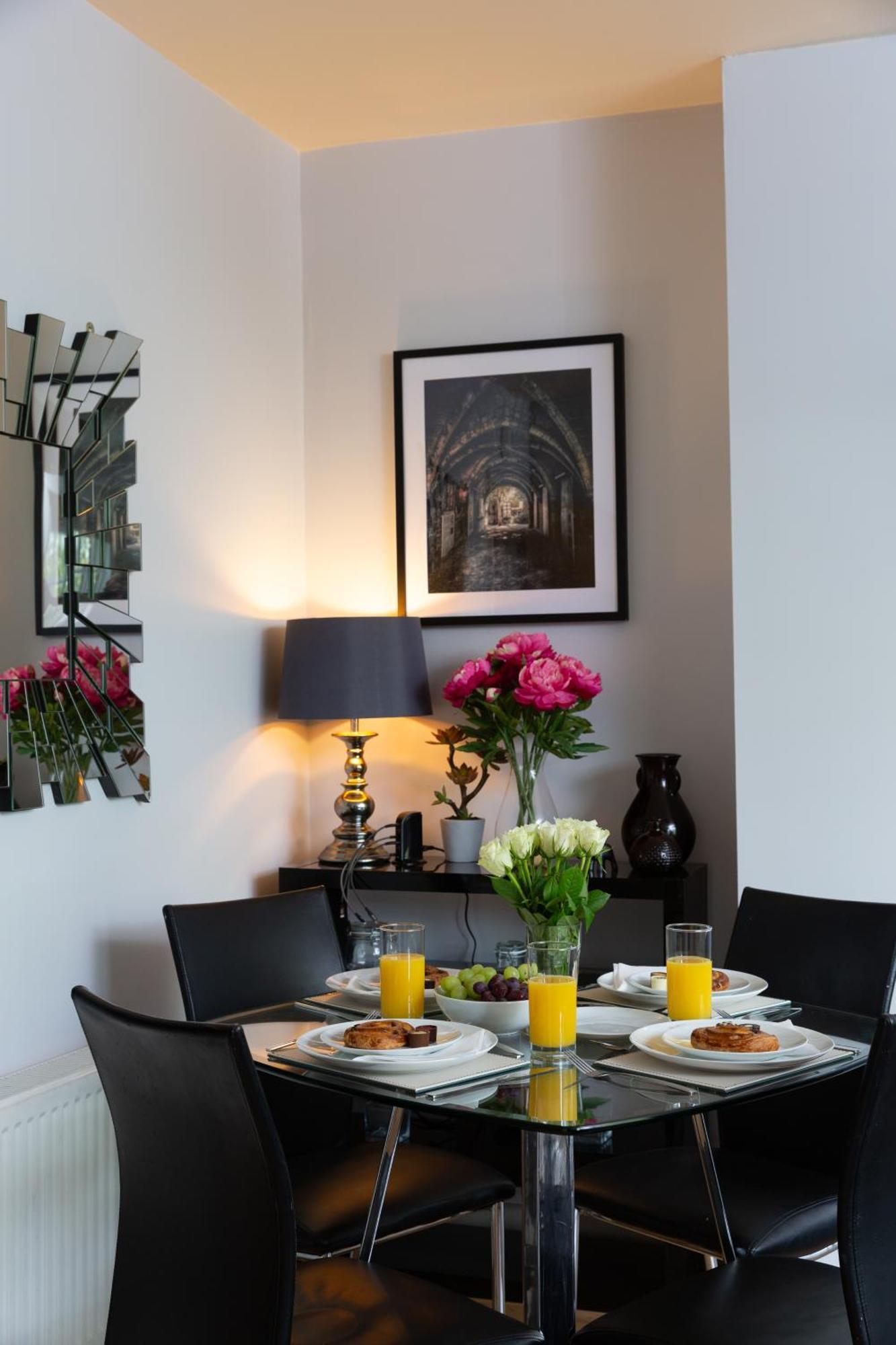 Bootham Court Grade II Duplex Apartment With Free Parking & Wi-Fi - Sleeps 2-6 People York Exterior photo